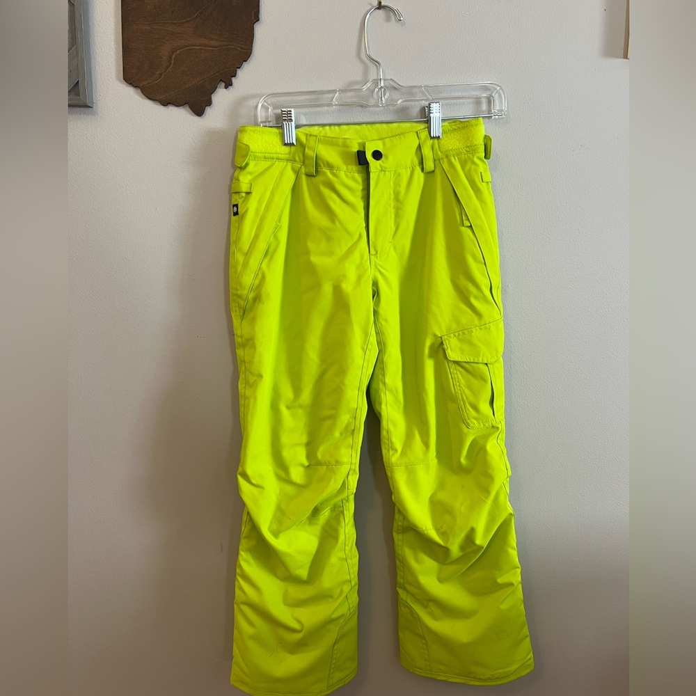 Girls 686 brand insulated pants